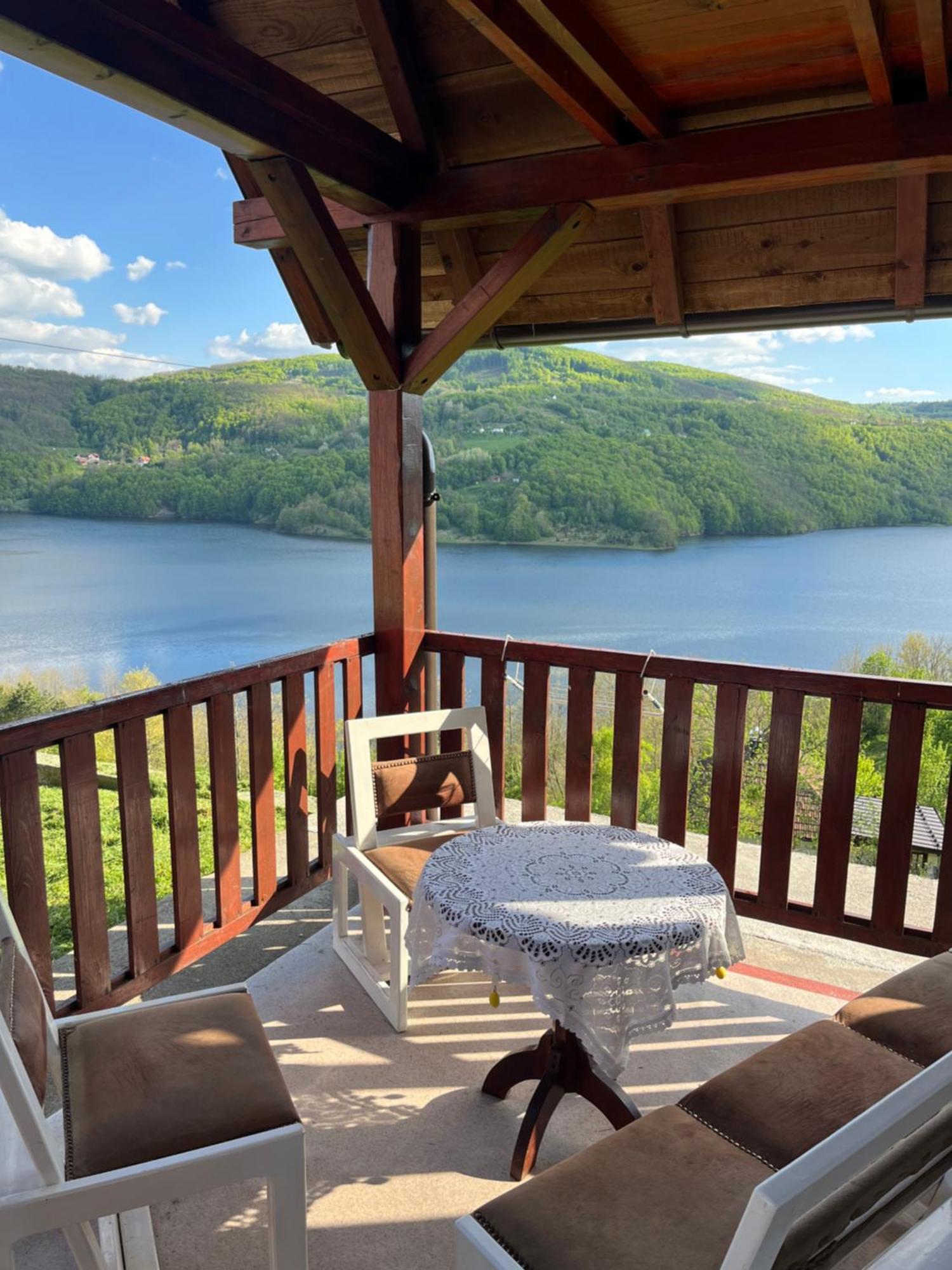Apartman Jezero Vrutci Užice Extérieur photo